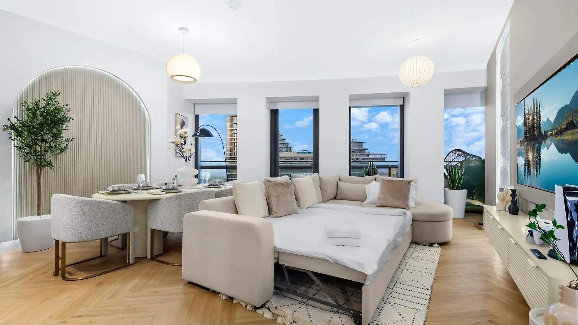 First Class 2Br With Full Dubai Skyline & Sea View