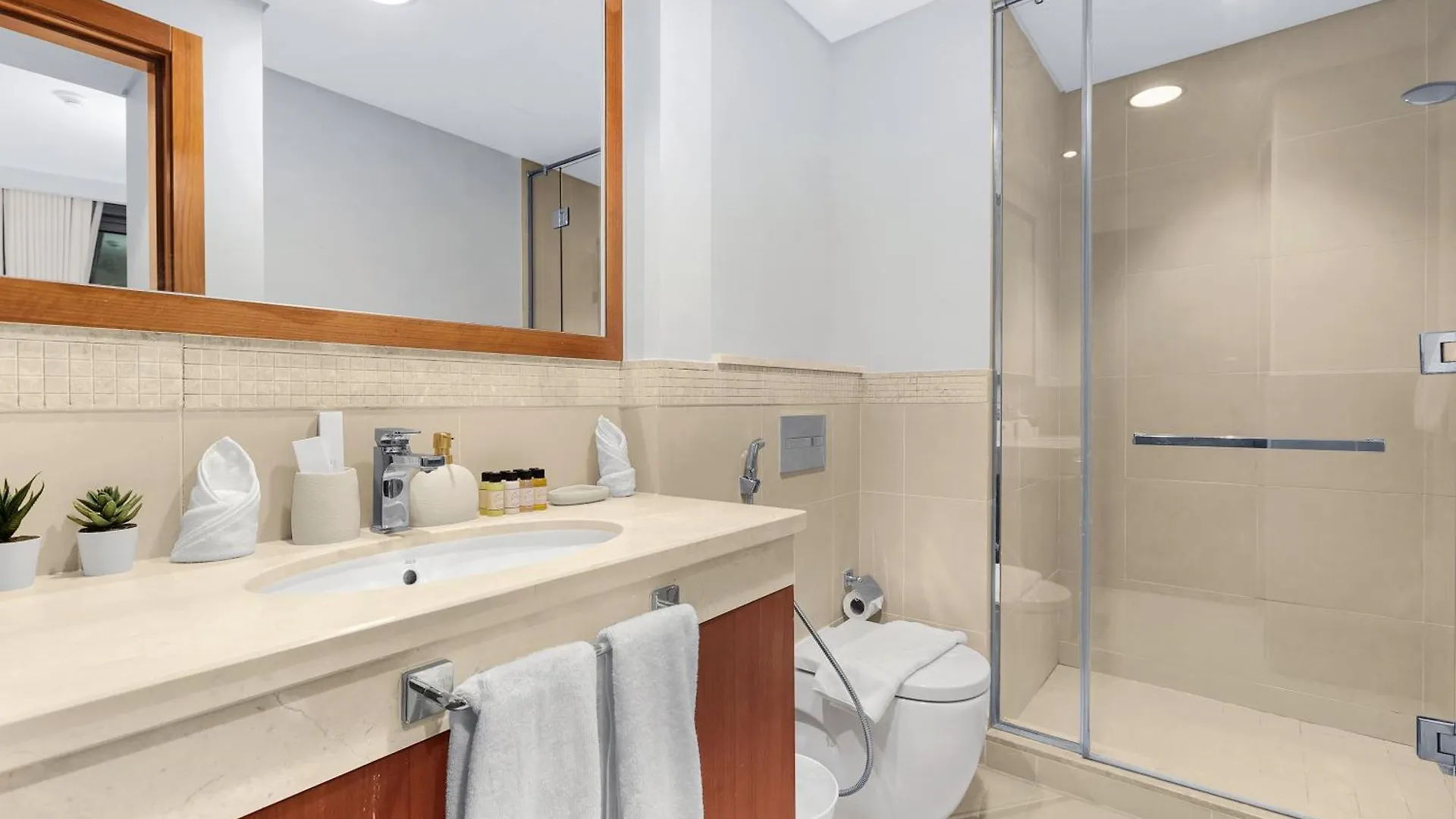 First Class 2Br With Full Dubai Skyline & Sea View
